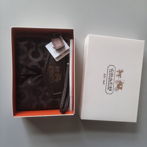 Coach Small Wristlet New With Tags & Box - Picture 7 of 7